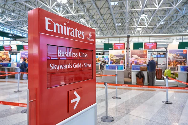 Milan Malpensa Itálie Cca Listopadu 2017 Emirates Airlines Odbavovací Hale — Stock fotografie