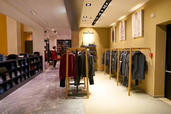 Rom Italien Circa November 2017 Kläder Displayen Andra Flagship Store — Stockfoto