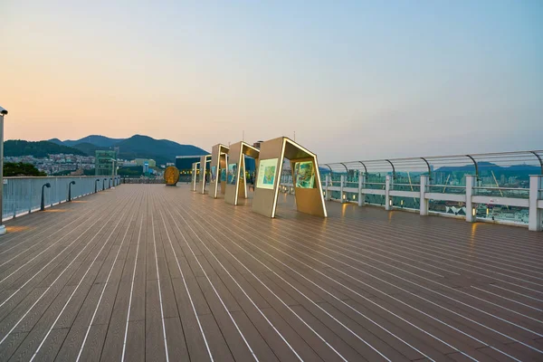 韩国釜山 2017年5月 光明乐天百货顶部的观景区 — 图库照片