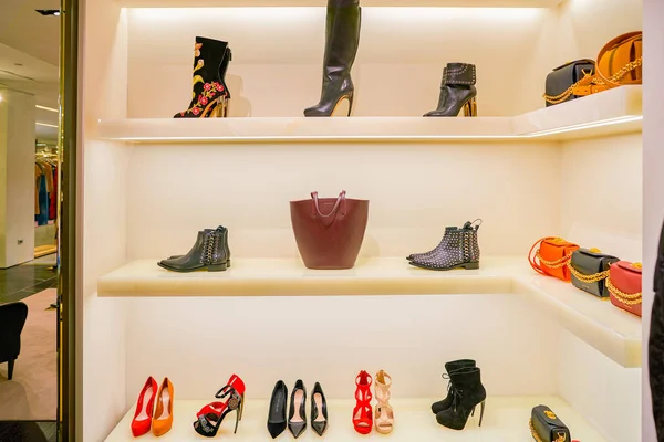Milan Italy Circa November 2017 Shoes Display Rinascente Shopping Center — Stock Photo, Image