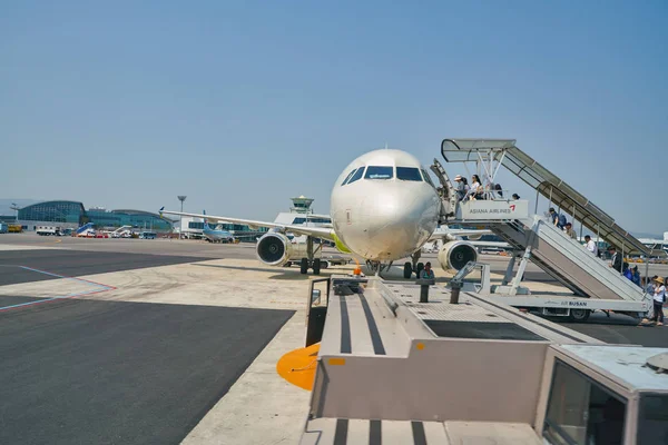 Busan Zuid Korea Circa Mei 2017 Vliegtuigen Staan Landingsbaan Luchthaven — Stockfoto