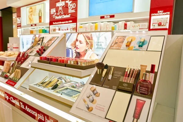 Roma Italia Circa Noviembre 2017 Los Productos Belleza Clarins Exhiben — Foto de Stock