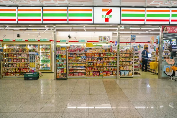 Busan Corea Del Sur Circa May 2017 Tienda Eleven Aeropuerto — Foto de Stock