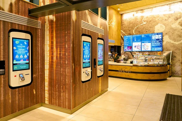 Milan Italy Circa November 2017 Self Ordering Kiosks Mcdonald Restaurant — стоковое фото