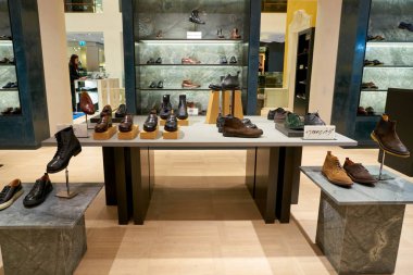 Roma, İtalya - Kasım, 2017 yaklaşık: ekranda bir ikinci amiral gemisi mağaza Rinascente Roma, Erkek Ayakkabı.