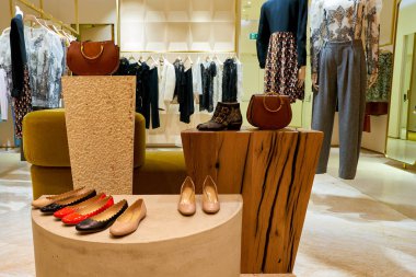 Rome, İtalya - Kasım, 2017 yaklaşık: Ekranda bir ikinci amiral gemisi mağaza Rinascente Roma, Chloe giyim.