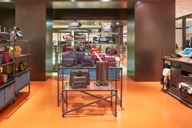 Rome, İtalya - Kasım, 2017 yaklaşık: hata bir ikinci amiral gemisi mağaza Rinascente Roma ekranda.