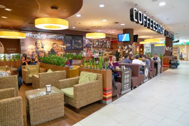 Saint Petersburg, Rusya Federasyonu - Ekim, 2017 yaklaşık: Coffeeshop firma salonu bir alışveriş merkezinde. Bir Avusturyalı ailesi kuruluş ve şirketlerin Scharf grubun parçası Coffeeshop şirketidir.