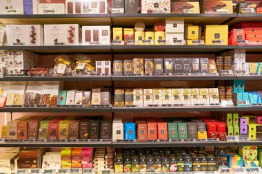 Rome, İtalya - Kasım, 2017 yaklaşık: bir ikinci amiral gemisi mağaza Rinascente Roma Merkezi'nde sergilenen ürünler çeşitli.