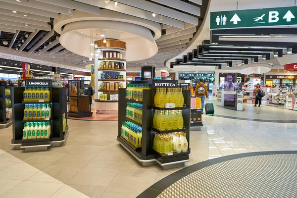 Milaan Malpensa Italië Circa November 2017 Goederen Tentoongesteld Luchthaven Milaan — Stockfoto