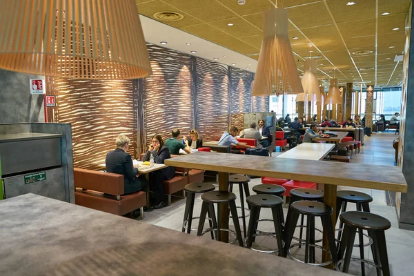 Milaan Malpensa Italië Circa November 2017 Binnen Mcdonald Restaurant Van — Stockfoto