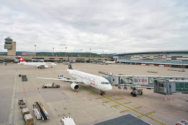 Aeropuerto Internacional de Zurich — Foto de Stock