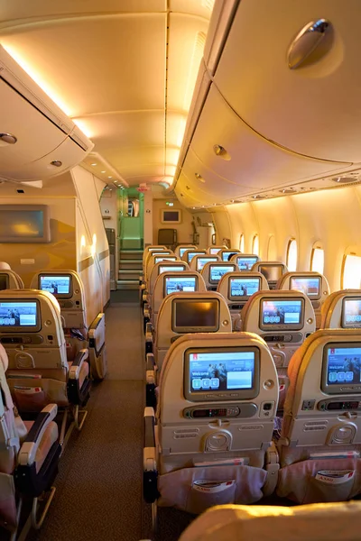 エミレーツ航空のエアバス a380 — ストック写真