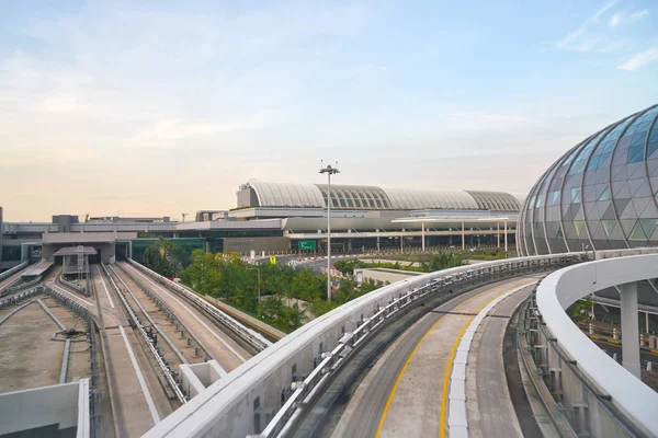 Changi Havalimanı'na Skytrain