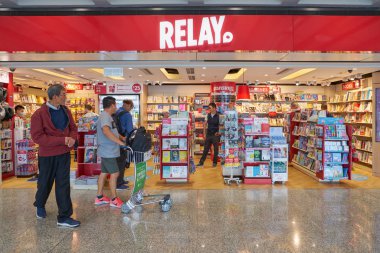 Hong Kong Uluslararası Havaalanında Gümrüksüz