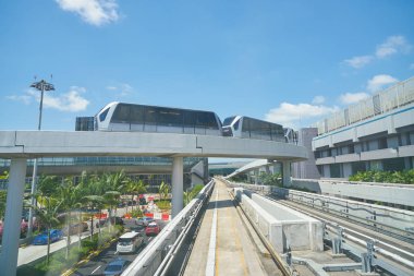 Changi Havalimanı'na Skytrain