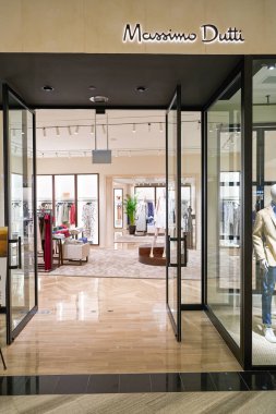 Massimo Dutti