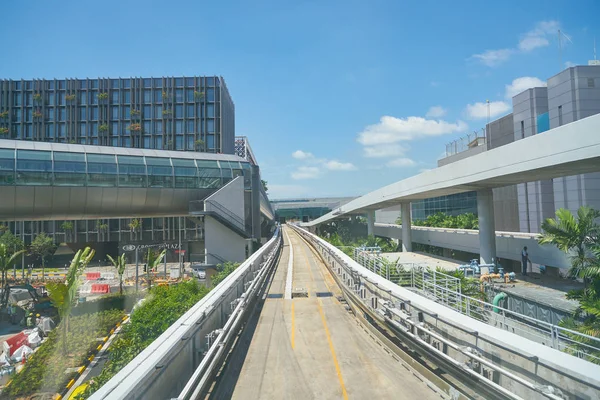 Lo Skytrain dell'aeroporto Changi — Foto Stock