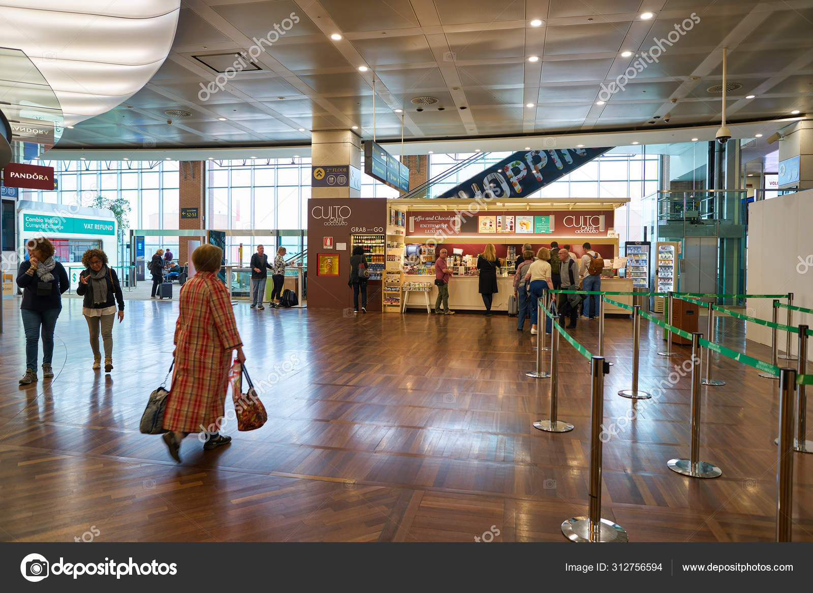 Venice Marco Polo Airport — Stock Editorial Photo © teamtime #312756594