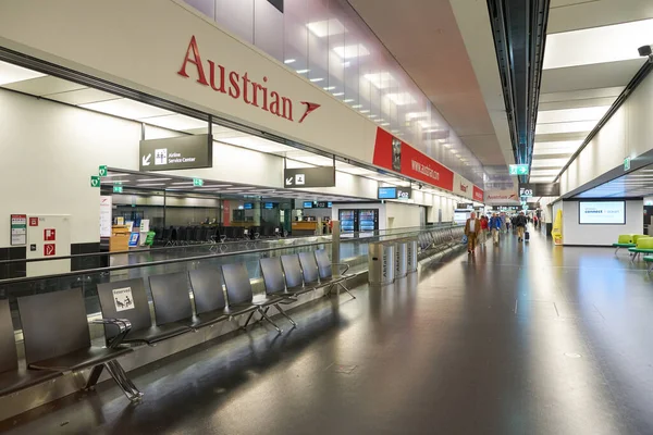 Міжнародний аеропорт Відня — стокове фото