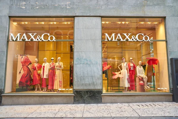 MAX & Co. — Foto de Stock