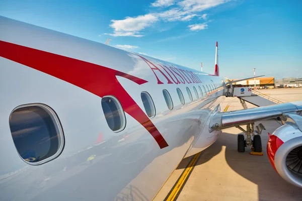 Austrian Airlines Embraer Erj-195lr — Fotografia de Stock