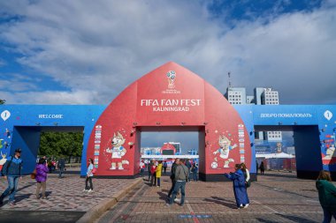 Kalininingrad, Rusya - Haziran 2018: Kaliningrad 'daki Fifa Fan Festivali giriş kapısı.