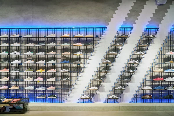 Adidas — Stockfoto