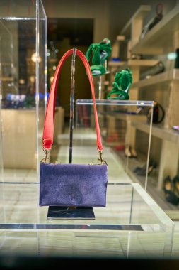 Giorgio armani mağaza