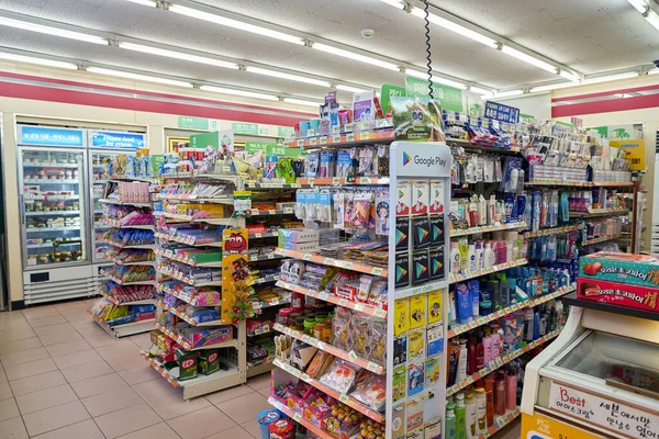 Tienda de conveniencia 7-11 — Foto de Stock