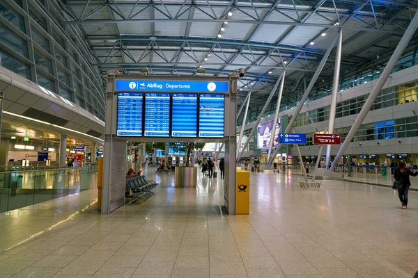 Dusseldorf Airport — Stockfoto