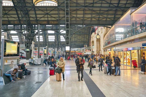 Milano centrale estação ferroviária — Fotografia de Stock