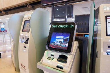 self-servis check-in kiosks