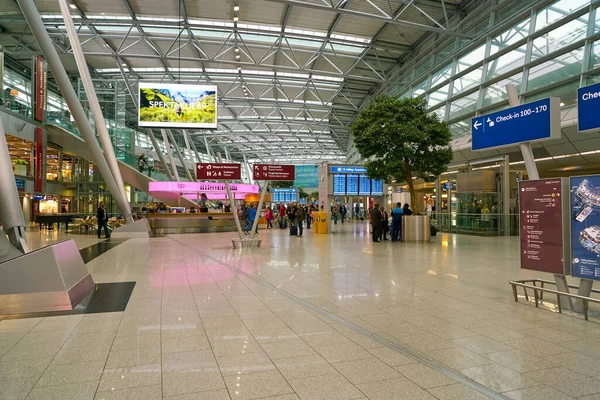 Flughafen Düsseldorf — Stockfoto