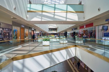 Saint Petersburg, Rusya - Mayıs 2018: Galeria alışveriş merkezinin içi.