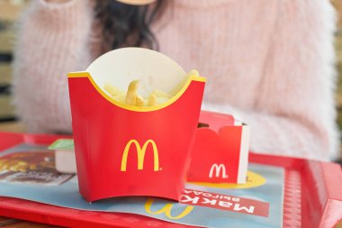 McDonalds 'daki kadın.