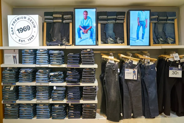 Levis store cheap emporia