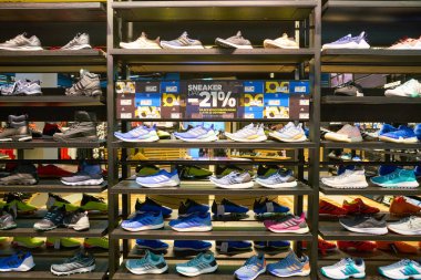 Adidas mağazası
