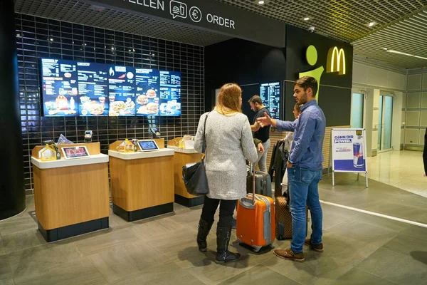 Εστιατόριο McDonald's — Φωτογραφία Αρχείου