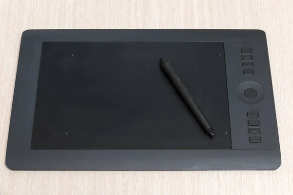 Tablet Grafis Hitam Atas Closeup Tabel — Stok Foto