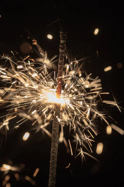 Abstraktní Jiskry Aplikace Fireworks Closeup Černém Pozadí — Stock fotografie
