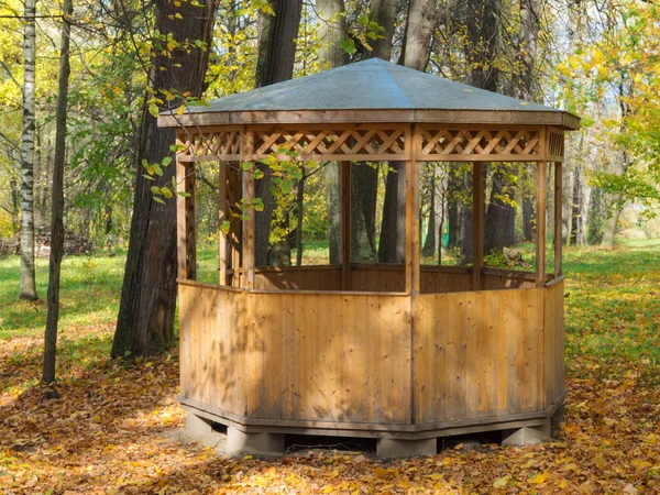 Wooden Arbor Relax Autumn Park — Stock Photo, Image