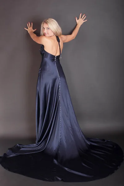 Девушка Темно Синем Вечернем Платье Черном Фоне Лицензионные Стоковые Фото