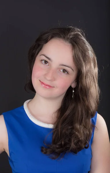 Retrato Uma Adolescente Vestido Azul — Fotografia de Stock