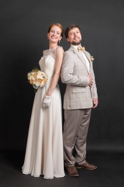 bir çift üzerinde onların düğün günü Studio portresi