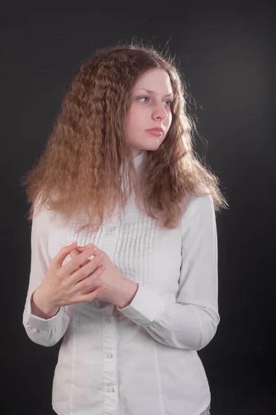 Portret Van Een Romantische Tiener Meisje Met Lang Haar — Stockfoto