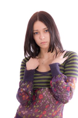 Beyaz arka plan üzerinde ince kız portresi stüdyo