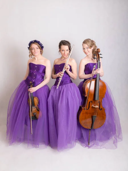 Studioporträt Eines Musikalischen Trios Abendkleid — Stockfoto