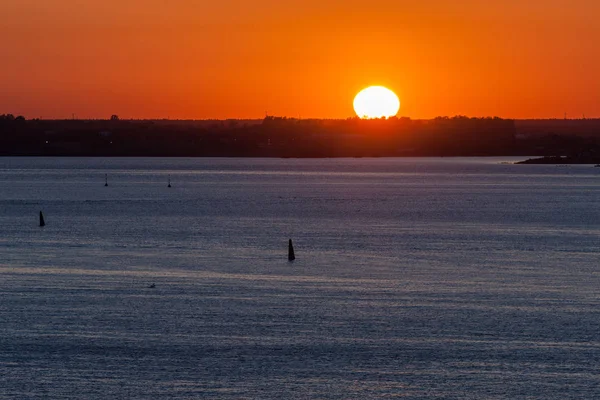 Sole Del Tramonto Sul Mare All Orizzonte — Foto Stock