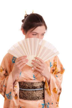 Stüdyo bir kimono bir fan ile bir kız portresi